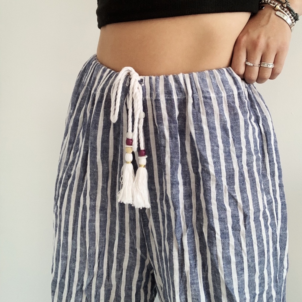Long blue and white beach pants, slits at the ankl